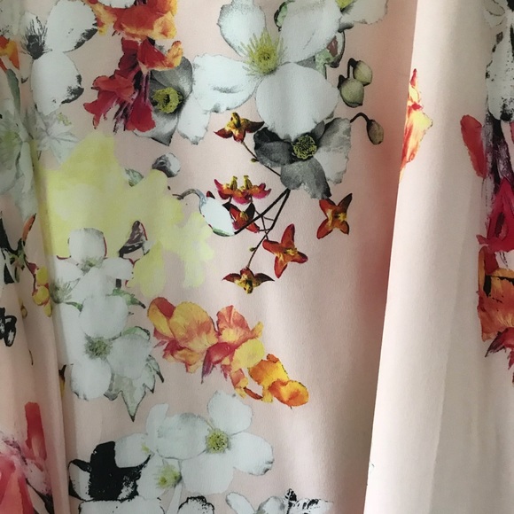 Club Monaco Rosan Floral Dress size 2 / 4 (runs big) - Picture 5 of 6